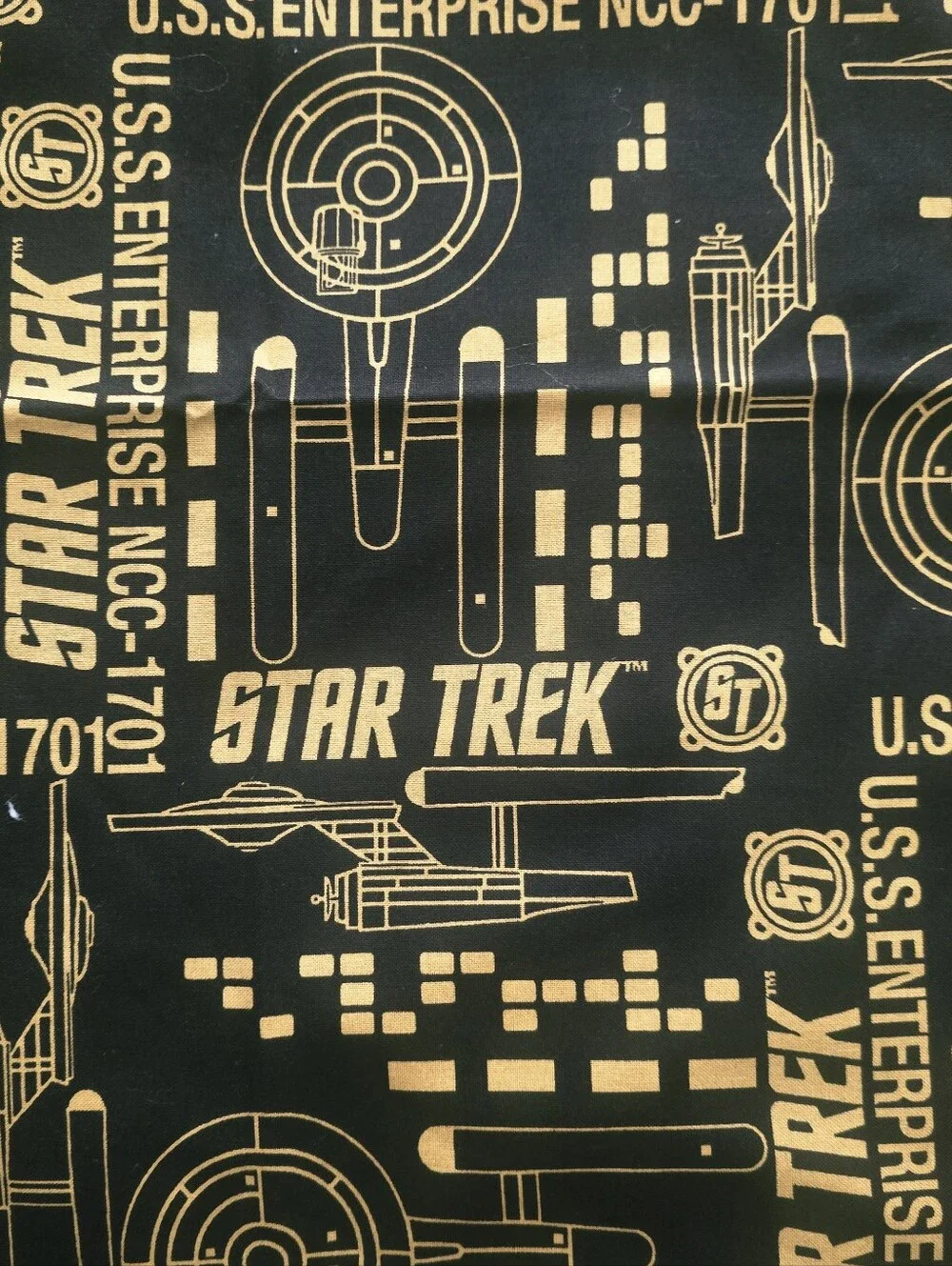 Star Trek Enterprise NCC-1701 Camelot Cotton Fabric 2017 1 Yard 44